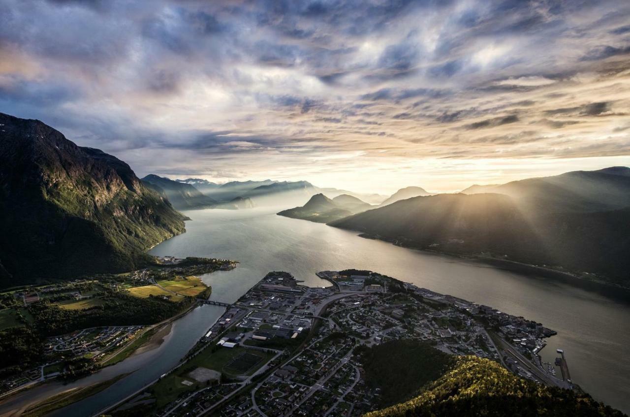 Apartment Dreamvalley Isfjorden Экстерьер фото